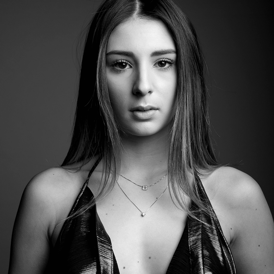 Beatrice F. - Creative Models - Agenzia Modelle Brescia - Fotomodelle
