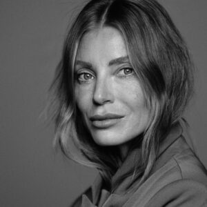 Elisabetta-D-Photomodel-Actress-Agency-Cosmopolitan-Vogue-Marie-Claire-Grazia-Glamour-Elle-Bazaar-Londra-immagine-evidenza