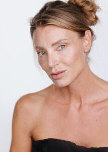 Elisabetta-D-Photomodel-Actress-Agency-Cosmopolitan-Vogue-Marie-Claire-Grazia-Glamour-Elle-Bazaar-Milano-immagine-evidenza