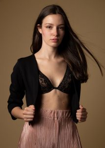 Arianna-Fotomodella-Creative-Models-Agenzia-Modelle-Torino
