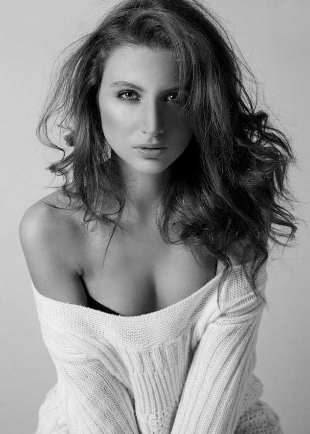 Veronica-L-International-Photomodel-Agency-Cosmopolitan-Vogue-Grazia-Glamour-Elle-Armani-Moscow