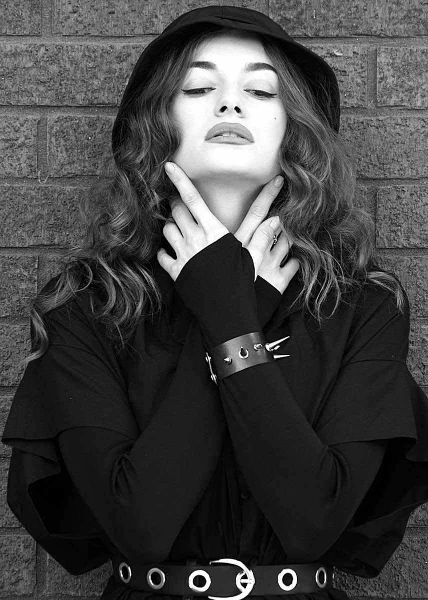 Osya-International-Photomodel-Agency-Cosmopolitan-Vogue-Grazia-Glamour-Elle-Armani-Gucci-Prada-FashionWeek-london