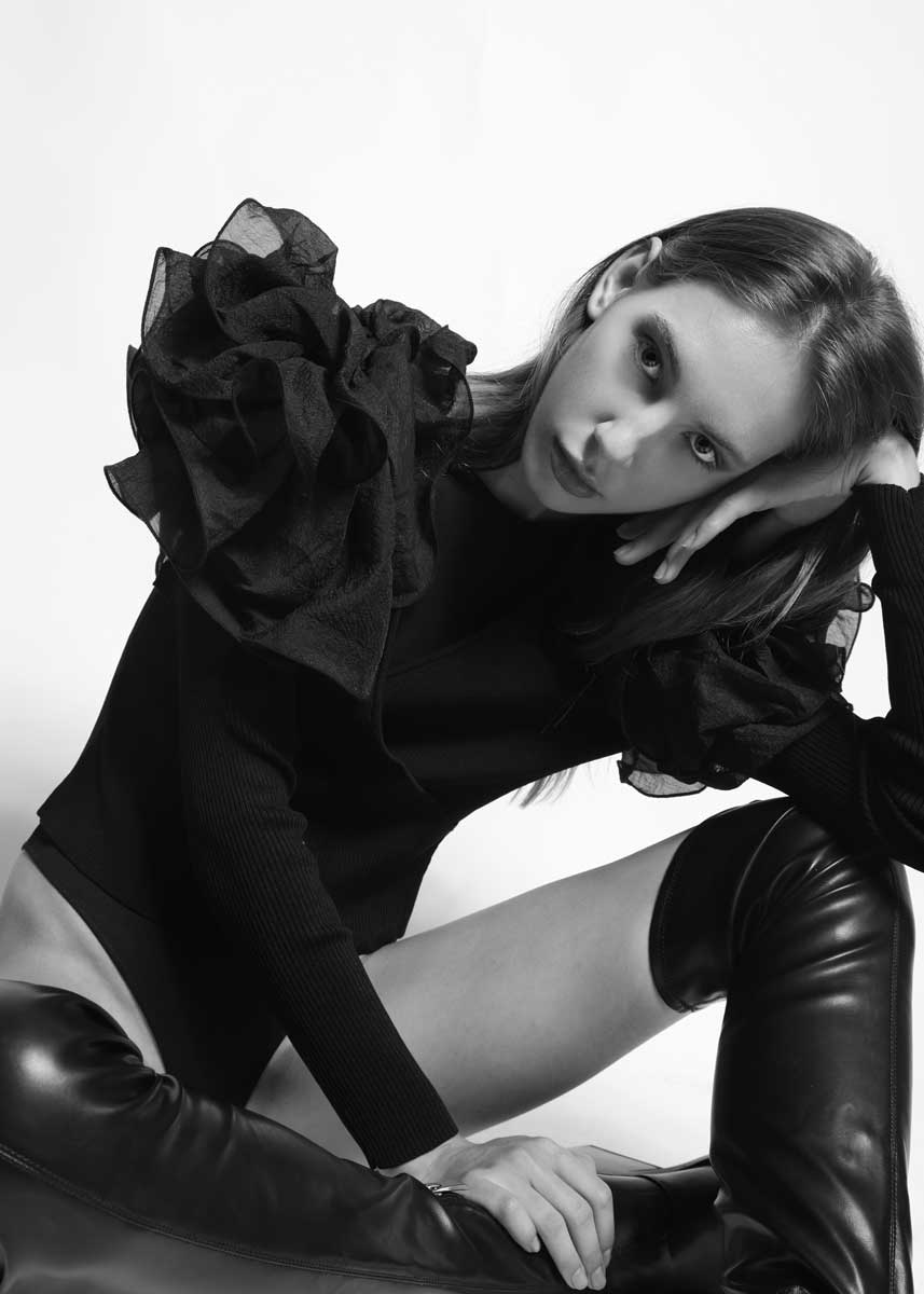 Anna-R-International-Photomodel-Agency-Cosmopolitan-Vogue-Marie-Claire-Grazia-Glamour-Elle-Bazaar-Tokyo