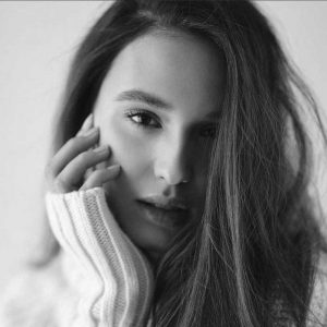 Erika-S-International-Photomodel-Agency-FashionWeek-Gucci-Prada-YvesSaintLaurent-Armani-DolceGabbana-Versace-Valentino-Amsterdam-immagine-evidenza