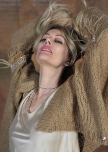 Chiara-International-Photomodel-Over-40-Actress-Agency-Cosmopolitan-Vogue-Marie-Claire-Grazia-Glamour-Elle-Bazaar-paris