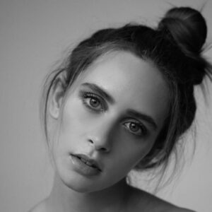 Erika-R-International-Photomodel-Agency-Cartier-Bulgari-Fendi-Louis-Vuitton-Chanel-Chopard-Prada-Hermes-Dior-Gucci-Prada-Balenciaga-Milan-Immagine-Evidenza
