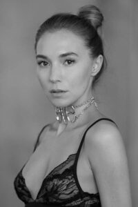 Sara-E-International-Photomodel-Agency-Cartier-Bulgari-Fendi-Louis-Vuitton-Chanel-Chopard-Prada-Dior-Gucci-Prada-Balenciaga-Roma