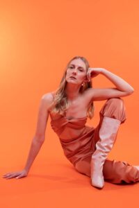Anna-W-International-Adult-Photomodel-Over-30-Actress-Agency-Cosmopolitan-Vogue-Marie-Claire-Grazia-Glamour-Elle-Bazaar-Milano
