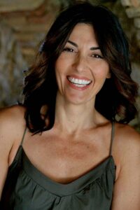 Claudia-D-Italian-Actress-Over40-Photomodel-Gucci-Prada-Armani-Primark-H&M-Zara-Tezenis-Gucci-Prada-Milano