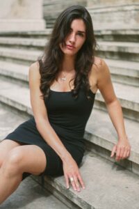 Cova-International-Photomodel-Actress-Adult-Model-MilanoFashionWeek-Milan-Vogue-Cosmopolitan-Elle-Bazaar-Bag-Style-Paris