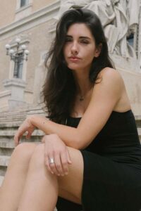 Cova-International-Photomodel-Actress-Over-Model-MilanoFashionWeek-Milan-Vogue-Cosmopolitan-Elle-Bazaar-Bag-Style-Rome