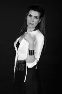 Michela-G-Photomodel-Over-50-Actress-Agency-Gucci-Vogue-Prada-Armani-Chanel-Gucci-Dior-Parigi