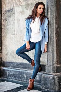 Renata-K-International-Italian-Adult-Over-Aged-Photomodel-Hermes-Armani-Dior-BottegaVeneta-Prada-Balenciaga-Zara-Desigual-Missoni-Gucci-Prada-Milano