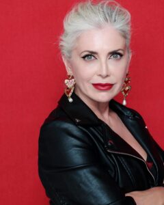 Alberta-Over-60-grey-silver-Model-Photomodel-Agency-Cosmopolitan-Vogue-Marie-Claire-Grazia-Glamour-Elle-Bazaar-Berlino