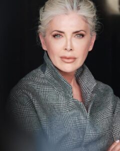 Alberta-Over-60-grey-silver-Model-Photomodel-Agency-Cosmopolitan-Vogue-Marie-Claire-Grazia-Glamour-Elle-Bazaar-London-immagine-evidenza