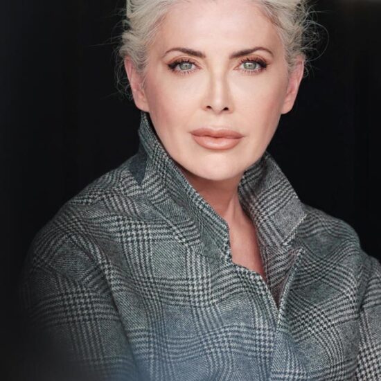 Alberta-Over-60-grey-silver-Model-Photomodel-Agency-Cosmopolitan-Vogue-Marie-Claire-Grazia-Glamour-Elle-Bazaar-London-immagine-evidenza