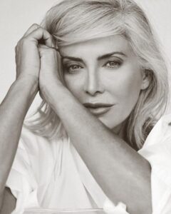 Alberta-Over-60-grey-silver-Model-Photomodel-Agency-Cosmopolitan-Vogue-Marie-Claire-Grazia-Glamour-Elle-Bazaar-Milano