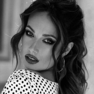 Arina-nova-fotomodella-Actress-Agency-Cosmopolitan-Vogue-Marie-Claire-Grazia-Glamour-Elle-Bazaar-Milano-immagine-evidenza