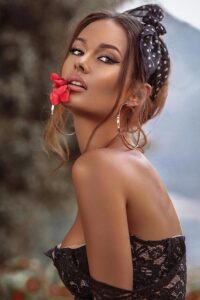 Arina-Photomodel-Agency-Cosmopolitan-Vogue-Marie-Claire-Grazia-Glamour-Elle-Bazaar-Spagna