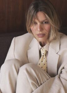 Virginia-A-Photomodel-Actress-Agency-Cosmopolitan-Vogue-Marie-Claire-Grazia-Glamour-Elle-Bazaar-LondraPhotomodel-Actress-Agency-Cosmopolitan-Vogue-Marie-Claire-Grazia-Glamour-Elle-Bazaar-taiwan