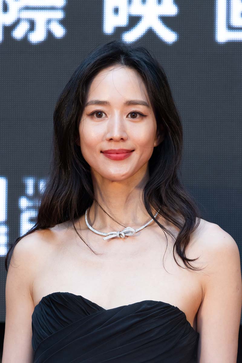 L'attrice Ning Chang sul red carpet del Tokyo International Film Festival 2024