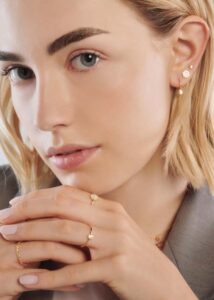 Alessia-C-modella-commerciale-New-Model-Milano-Italian-Photomodel-Luxury-Dolce&Gabbana-Dior-Prada-Balenciaga-Zara-Desigual-Pandora-Fendi-Balenciaga-Tiffany-VictoriaSecrets-Bulgari-Berlino